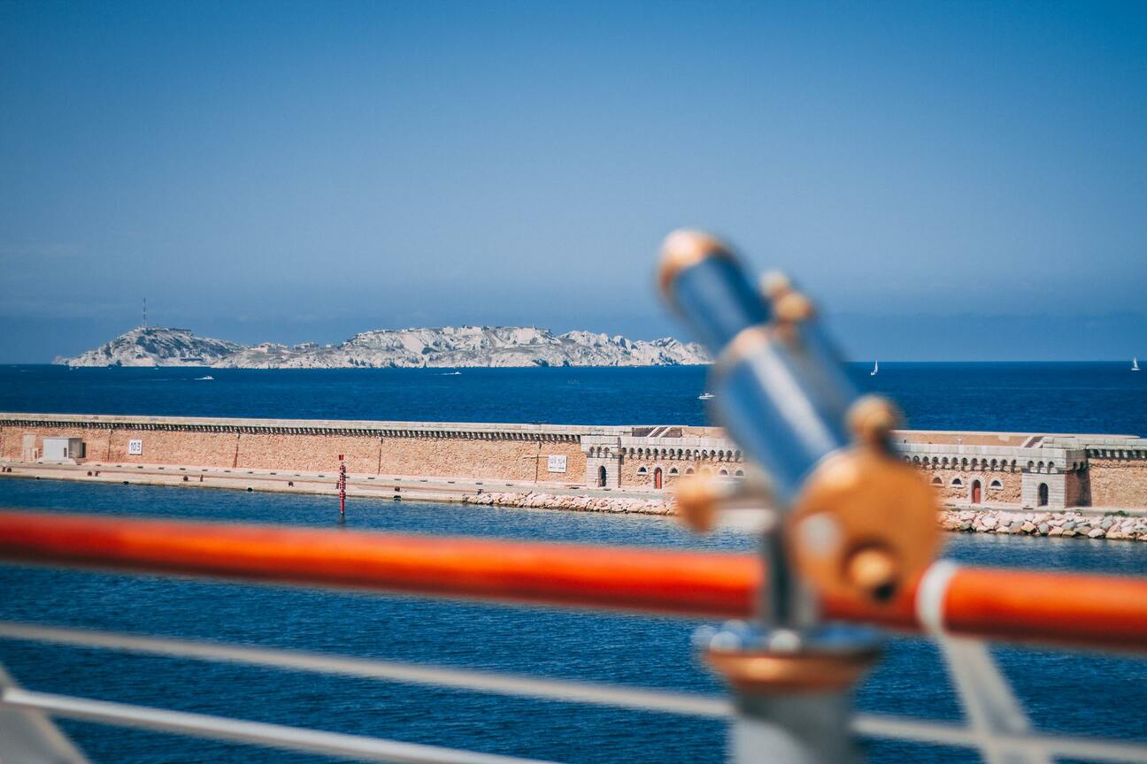 Photo de Hôtel Tout bleu et blanc